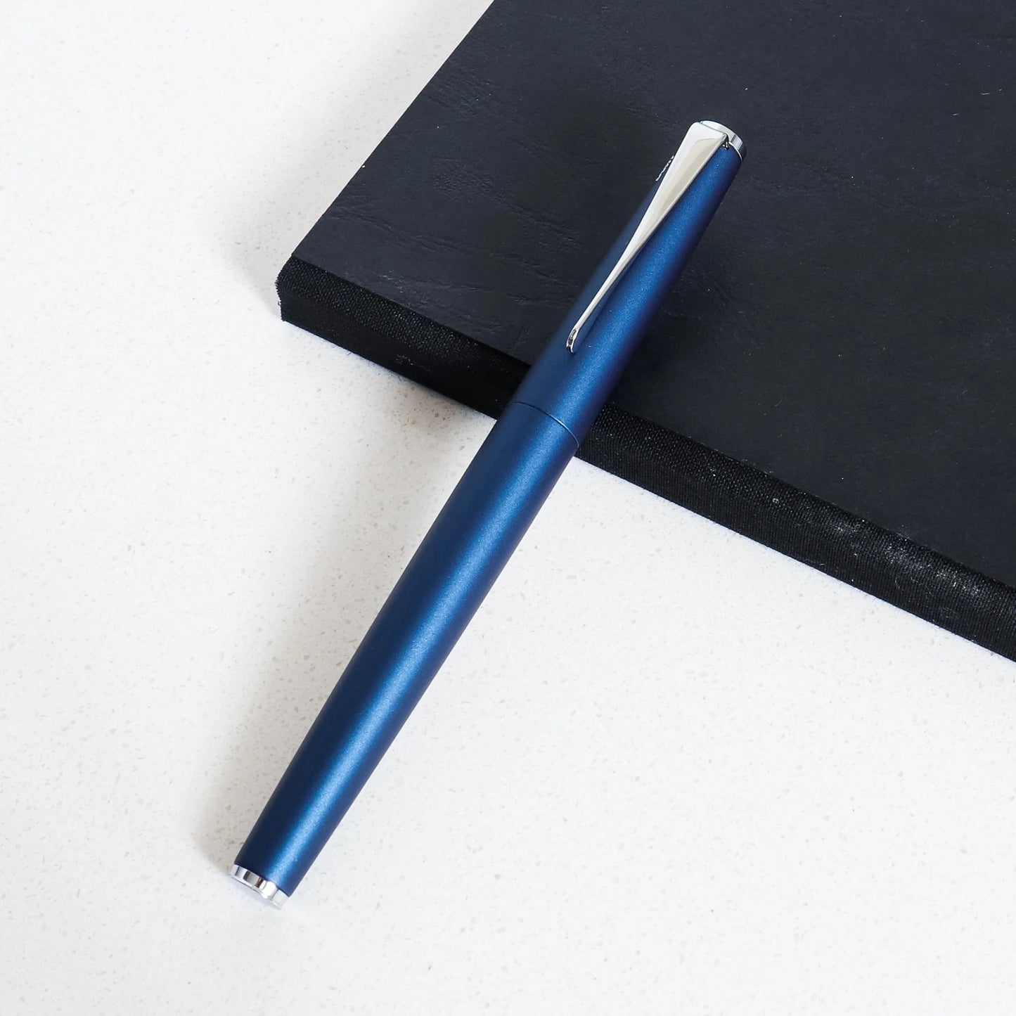 Tintenroller studio 367 imperialblau inkl. Laser-Gravur